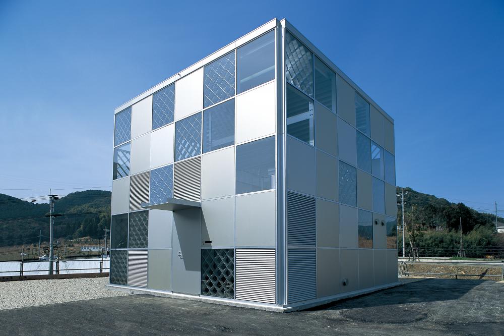 ecoms house