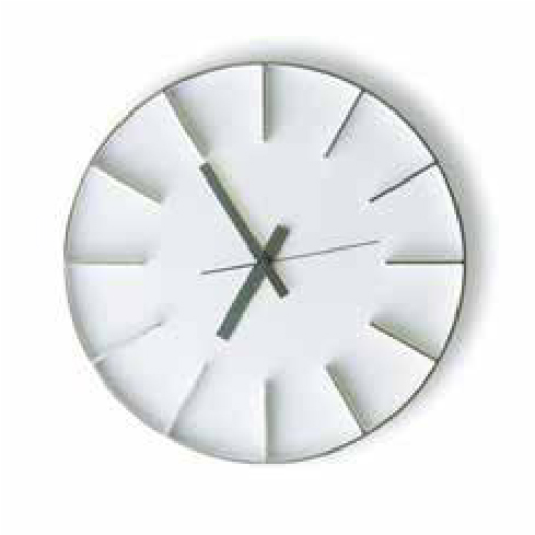 アルミ鋳造でつくられたオリジナルクロックも素敵。
（「edge clock（大）」）